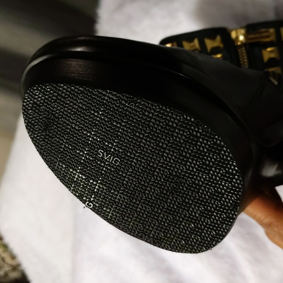 Michael Kors| Aria Black Leather Ankle Boots 4" Heels Gold Toned Stud Detailing - Picture 5 of 14